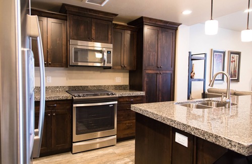 Park City House | Luxury Condo Park City- Private Hot Tub, Near Ski Resorts, bike trails, & golf.
