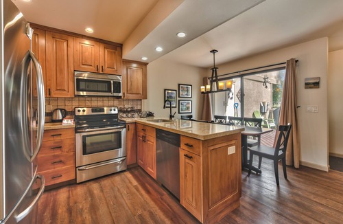 Park Meadows Condo | Luxury Condo, Private Hot Tub & Year-Round Recreation at Park City Racquet Club