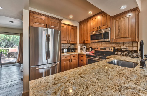 Park Meadows Condo | Luxury Condo, Private Hot Tub & Year-Round Recreation at Park City Racquet Club