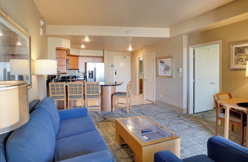 Las Vegas Condo | Luxury Condo Steps From Dining, Bars & Shows!