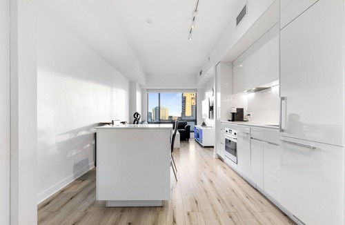Shaughnessy Village Apartment | Luxury Condo-Tour des Canadiens- 1BR -Great View!
