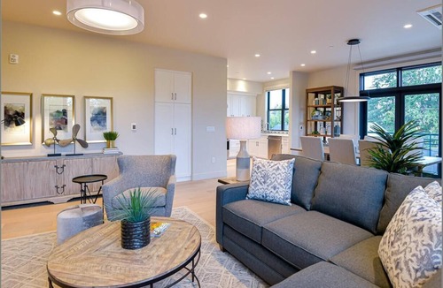 Historic Downtown District Cabin | Luxury condo with 2 bedrooms/2 bathrooms, sleeper sofa, full kitchen.