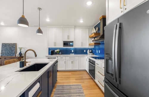 Sister Bay Condo | Luxury Condo with Awesome View of Sister Bay