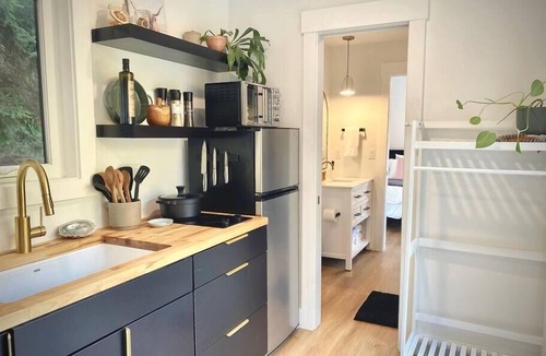 McKinleyville House | Luxury Container Under The Trees ~Soaking Tub~