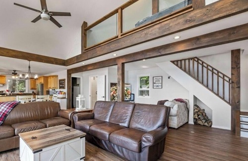 The Archipelago Cottage | Luxury Cottage Compound in Parry Sound. Deep water docking and Sandy Beachfront!
