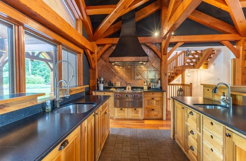 Lake of Bays House | Luxury Cottage on Private Lake
