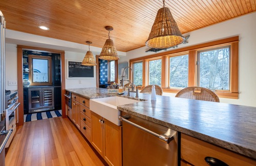Grand Haven House | Luxury Cottage | Private Beach Access | Fire Table + Chef Kitchen