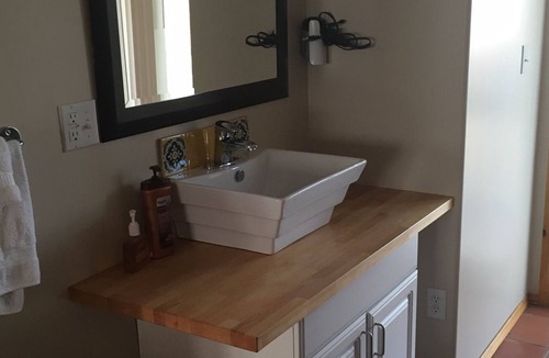 Saint Ambroise Apartment | Luxury Cottage Suite overlooking Lake Manitoba