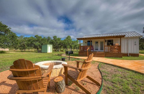 Fredericksburg House | Luxury Cottage in Wine Country!