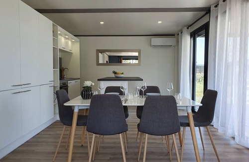 Olonzac House | Luxury cottage with shared pool next to lake