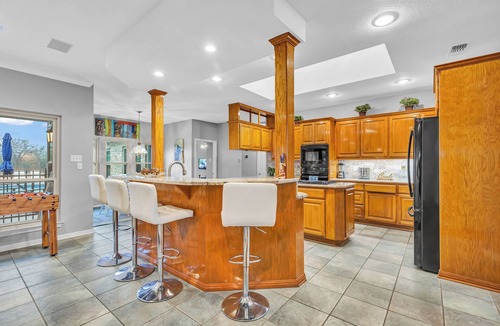 Austin House | ♥Luxury Country Estate,♥Heated Pool,♥Hot Tub,♥close to Downtown,♥Sleeps 20