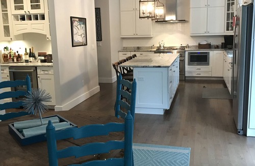 Saratoga Springs House | Luxury Country Setting - 4 miles to Downtown !