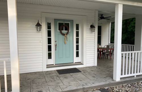 Saratoga Springs House | Luxury Country Setting - 4 miles to Downtown !