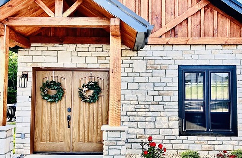 Creola Cabin | LUXURY COUPLES CABIN! Caveside Cabins