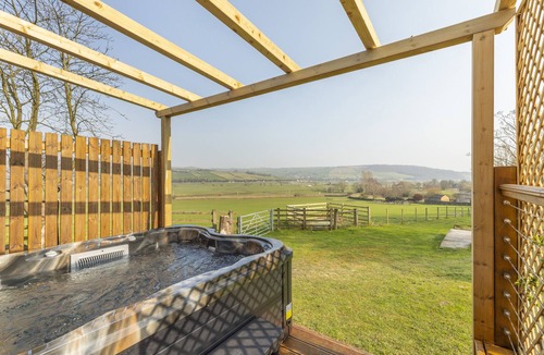 Carleton Cottage | Luxury Couples Cottage with Hot tub