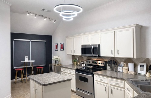 Killeen House | Luxury Couples Hideaway | King Bed Jacuzzi Spa Private Retreat
