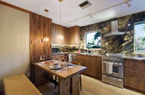 Fort Myers House | Luxury couples hideaway