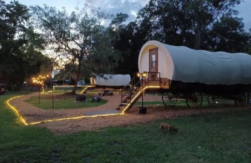 Putnam Hall House | Luxury Covered Wagon, Rooterville Animal Sanctuary