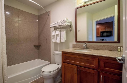 Richmond Apartment | Luxury Cozy 1 bedroom Apartment