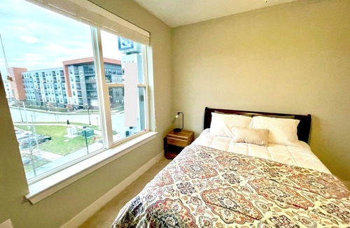 King of Prussia Apartment | Luxury, Cozy, Family Friendly Apartment in Heart of King of Prussia
