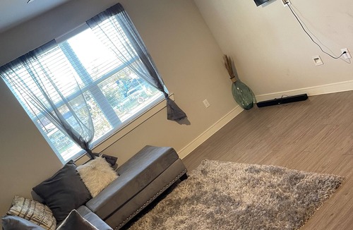Klein Apartment | Luxury Cozy One Bedroom Apartment/ 20 minutes for IAH Airport!