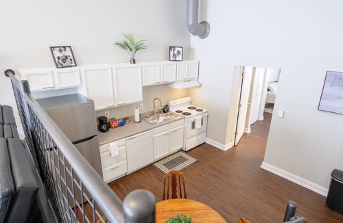 Lafayette Condo | Luxury Cozy Palace Downtown