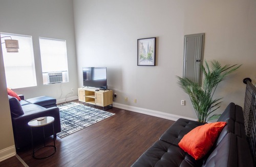 Lafayette Condo | Luxury Cozy Palace Downtown