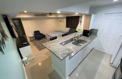 Lake Ridge Apartment | ★Luxury Cozy Studio ★ 5 min to Beach ★