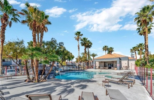 Canyon Gate Condo | Luxury cozy unit