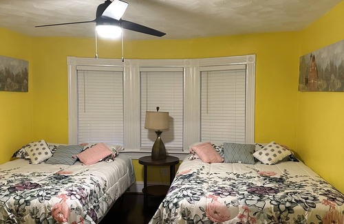 Scranton House | Luxury Cozy Victorian house