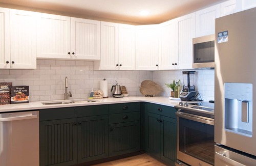 Duluth Apartment | Luxury Craft District Suites | Unit 201
