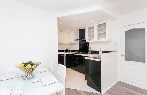 Broad Green Apartment | Luxury Croydon Apartment