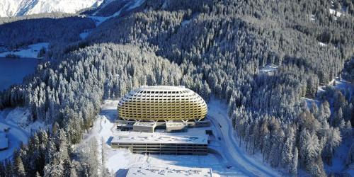 Davos-Dorf Apartment | Luxury Davos Apt for 4 with Panorama Terrace & 5-star Hotel Spa Access