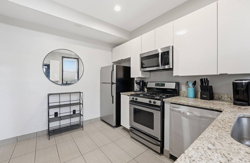 Shaw Apartment | Luxury DC Apt: Walkable, Monthly & Easy Parking!