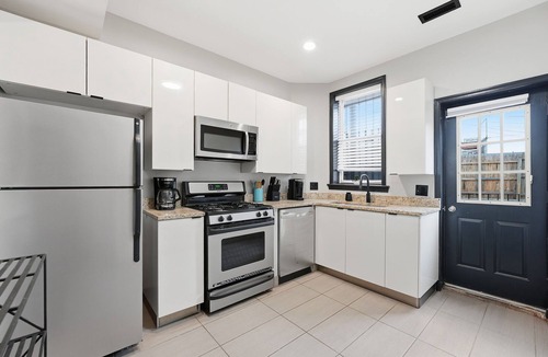 Shaw Apartment | Luxury DC Apt: Walkable, Monthly & Easy Parking!