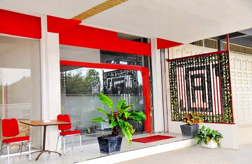 Bukittinggi House | Luxury Deluxe DBL Retreat W/Free WiFi and Parking