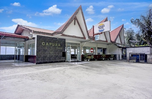 Ambarita House | Luxury Deluxe DBL Retreat W/Free WiFi and Parking