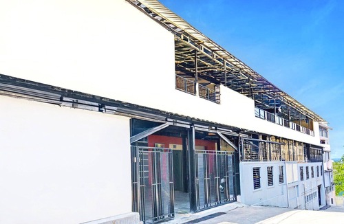 Sukajadi House | Luxury Deluxe DBL Retreat W/Free WiFi and Parking
