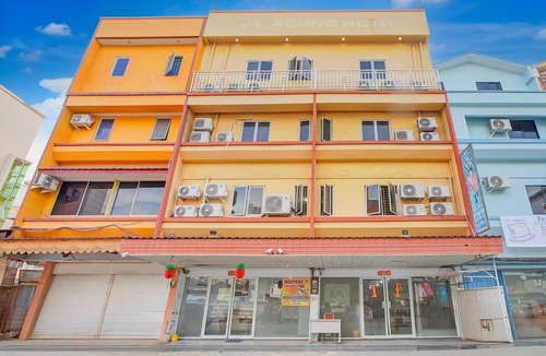 Lubuk Baja House | Luxury Deluxe DBL Retreat W/Free WiFi and Parking