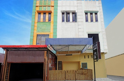Medan House | Luxury Deluxe DBL Retreat W/Free WiFi and Parking