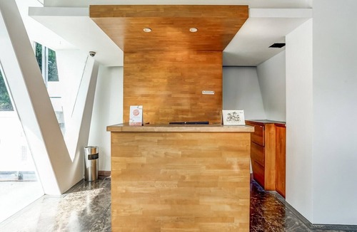 Legian City-Centre House | Luxury Deluxe DBL Retreat W/Free WiFi and Parking