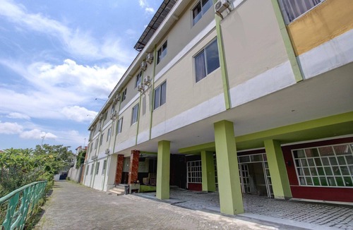 Laweyan House | Luxury Deluxe DBL Retreat W/Free WiFi and Parking