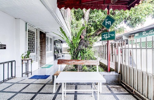 Padang House | Luxury Deluxe Double Retreat with Free WiFi