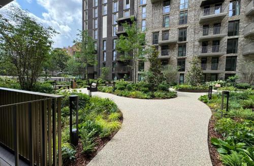 Tower Hill Apartment | Luxury Designer 2Bed 2Bath by Tower Bridge