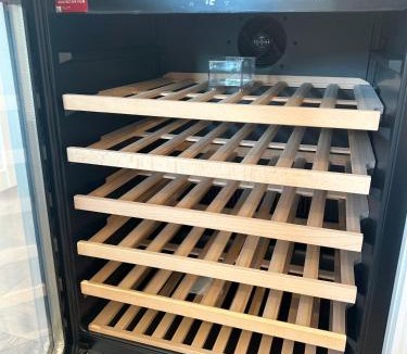 Tower Hill Apartment | Luxury Designer 2Bed 2Bath by Tower Bridge