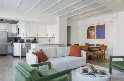 Near North Side Apartment | Luxury Designer Apartment 802| Gold Coast/Old Town