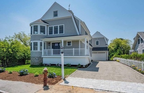 Hyannis House | Luxury designer Cape Cod rental RPMS141