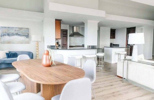 Rush and Division Apartment | Luxury Designer Penthouse 3801 | Pool | Gold Coast