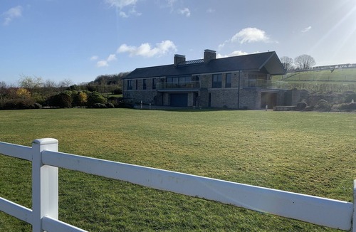 Whitcombe House | Luxury Detached House and Grounds, also benefits from full disabled facilities.