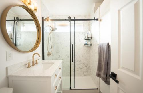 Southwest Anaheim Apartment | Luxury Disneyland Hyatt Home Family & Exec friendly